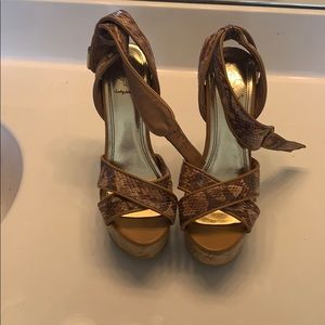 Platform Strapped heels